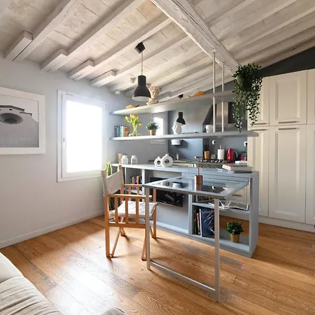 Loft 12 In Center